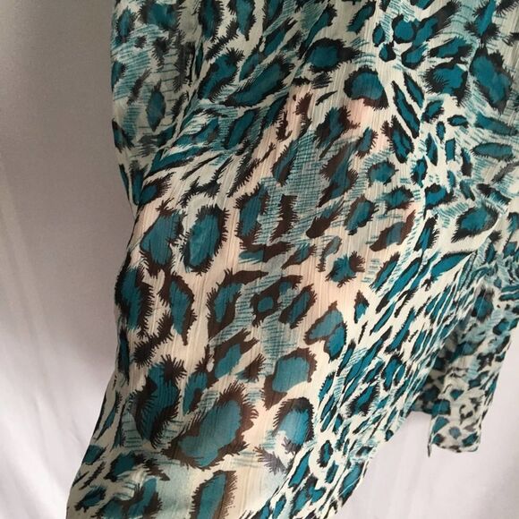 H.I.P. Leopard Sleeveless Tunic Top Small Blue Sleeveless High Low Button Front - Picture 7 of 10
